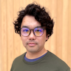 長﨑　恭久の顔写真