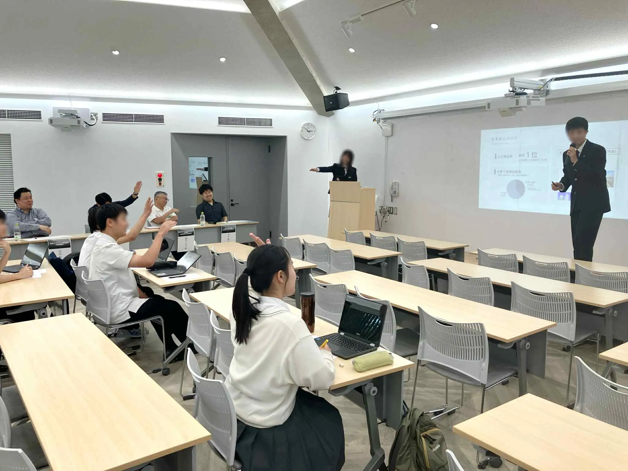 SSP事業で学生が発表している様子